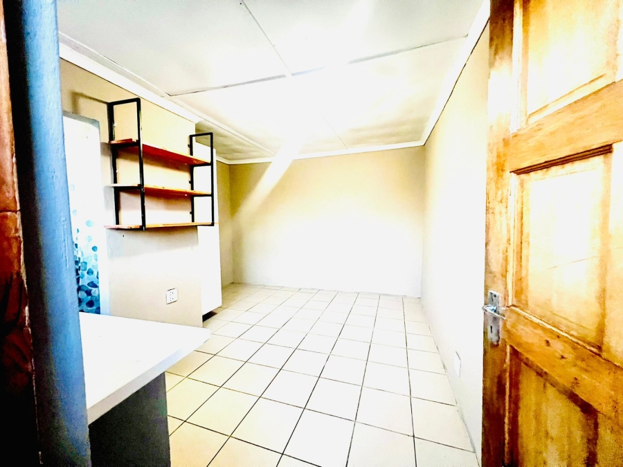 6 Bedroom Property for Sale in Delft Western Cape